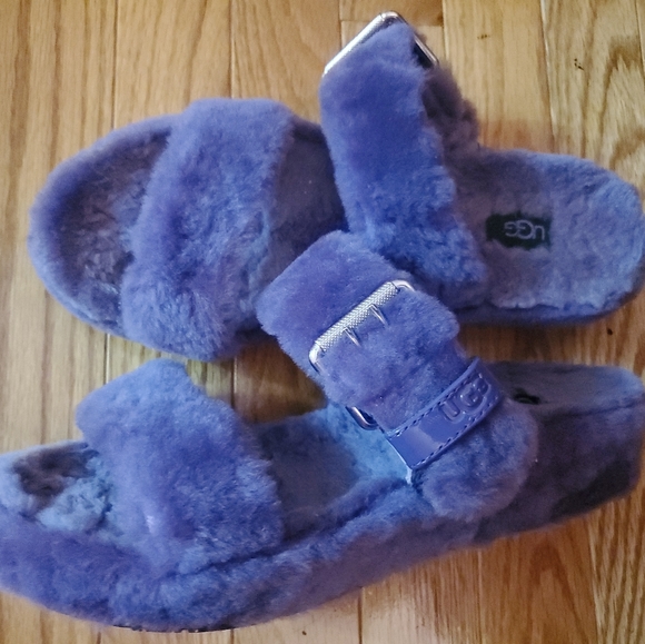 Ugg Slippers - Picture 7 of 7